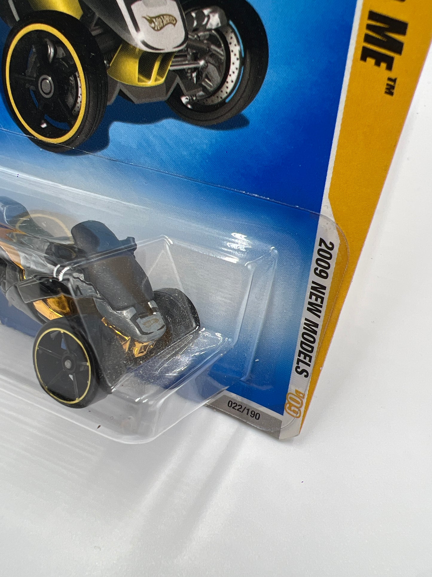 2009 Hot Wheels New Models #22 Tri & Stop Me Gray/Gold BB9