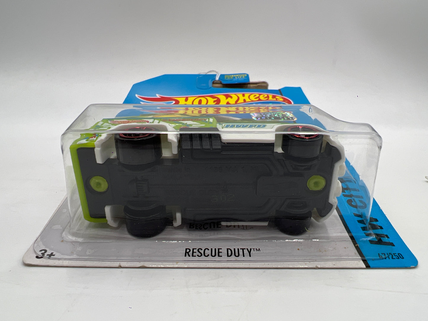 2014 Hot Wheels Treasure Hunt #47 Rescue Duty Green Factory Sealed 275A