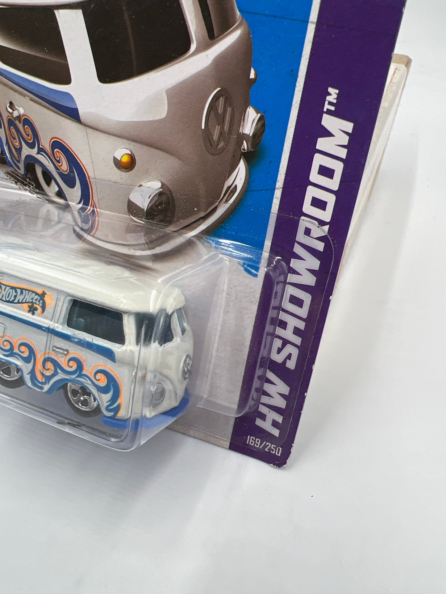 2013 Hot Wheels Showroom #169 Volkswagen Kool Kombi White 97E