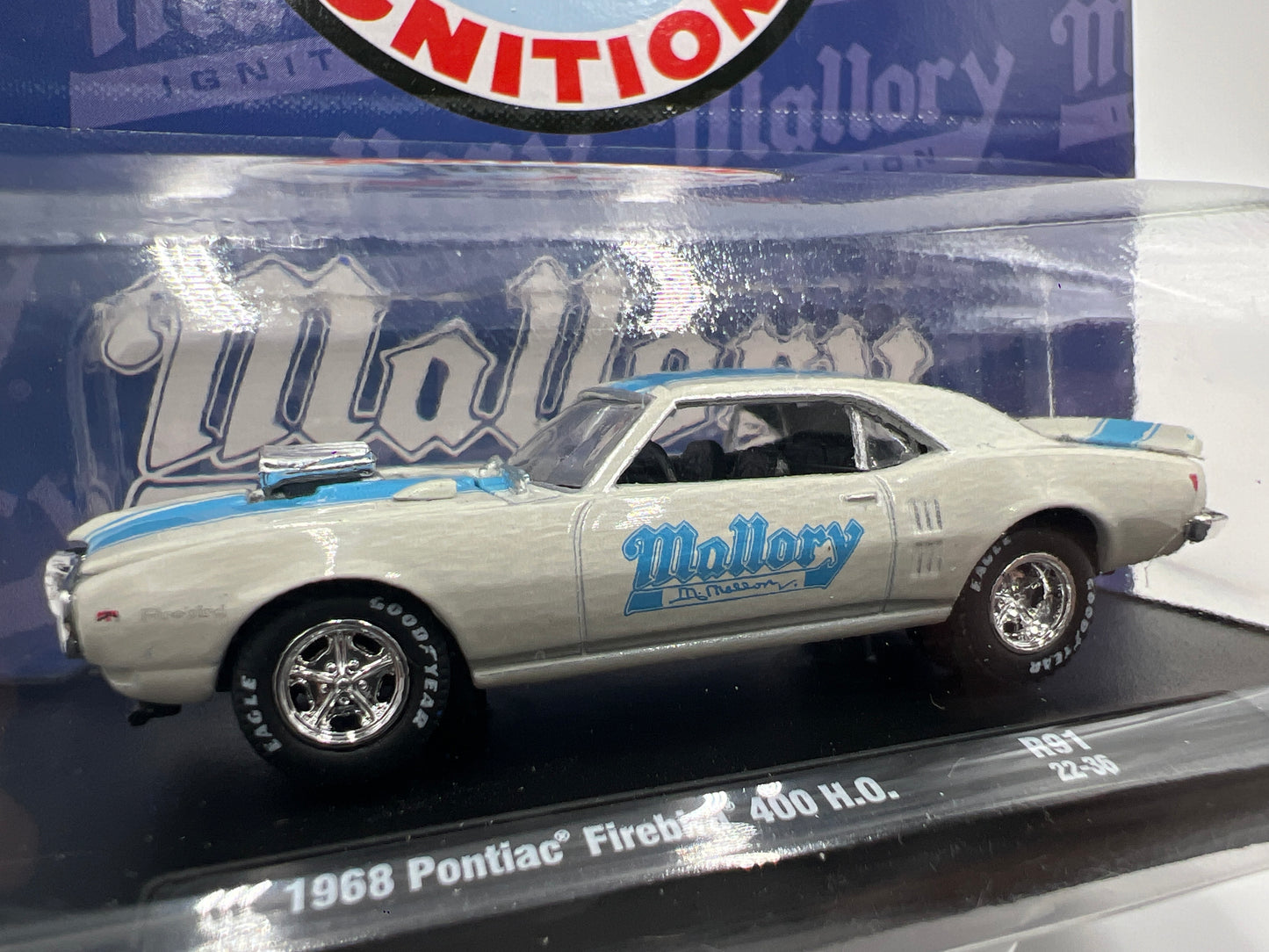 M2 Machines Auto-Drivers 1968 Pontiac Firebird 400 H.O. Mallory Ignition White R91 188Q