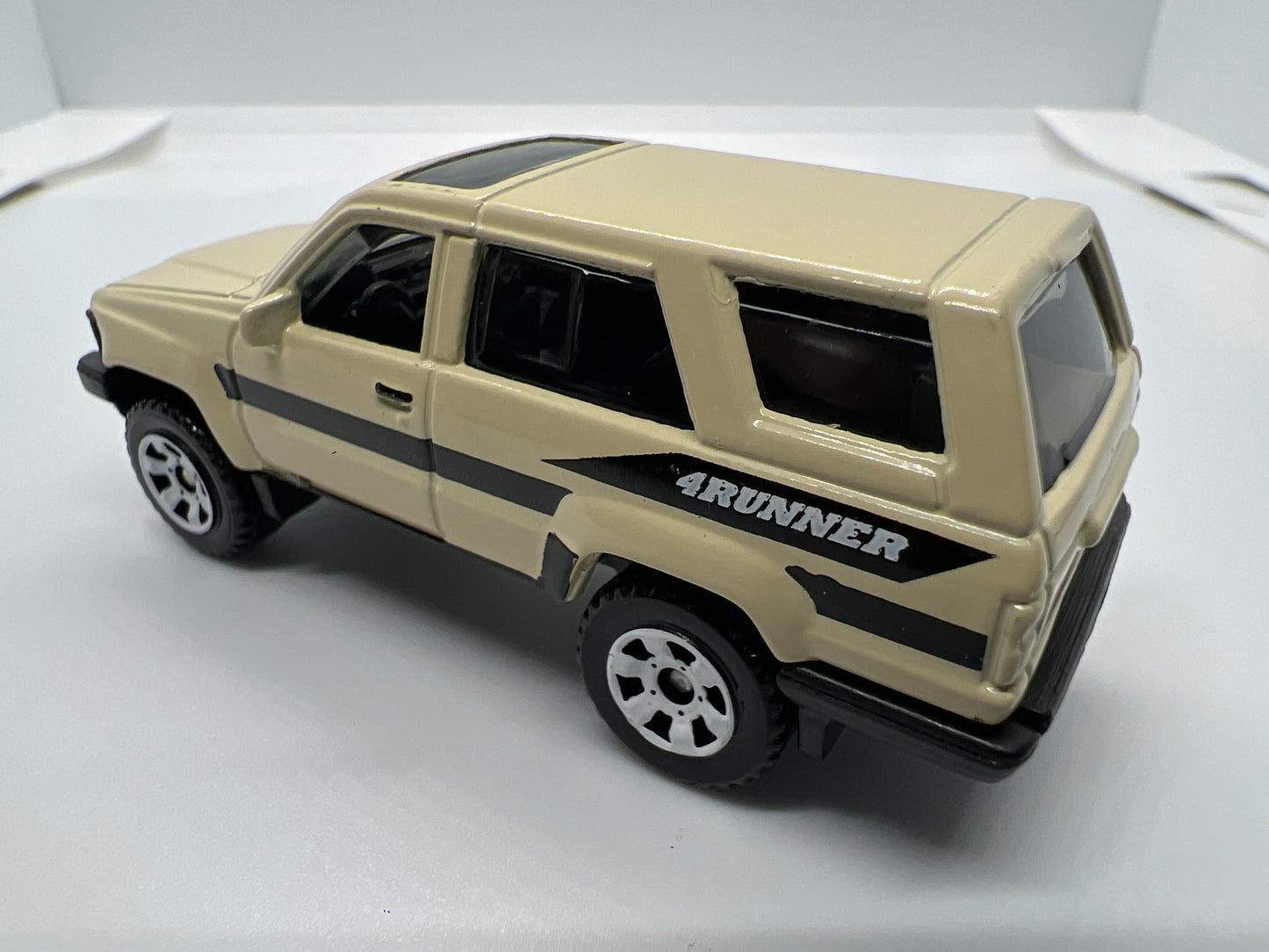 Matchbox 1/64 1985 Toyota 4Runner Tan Loose