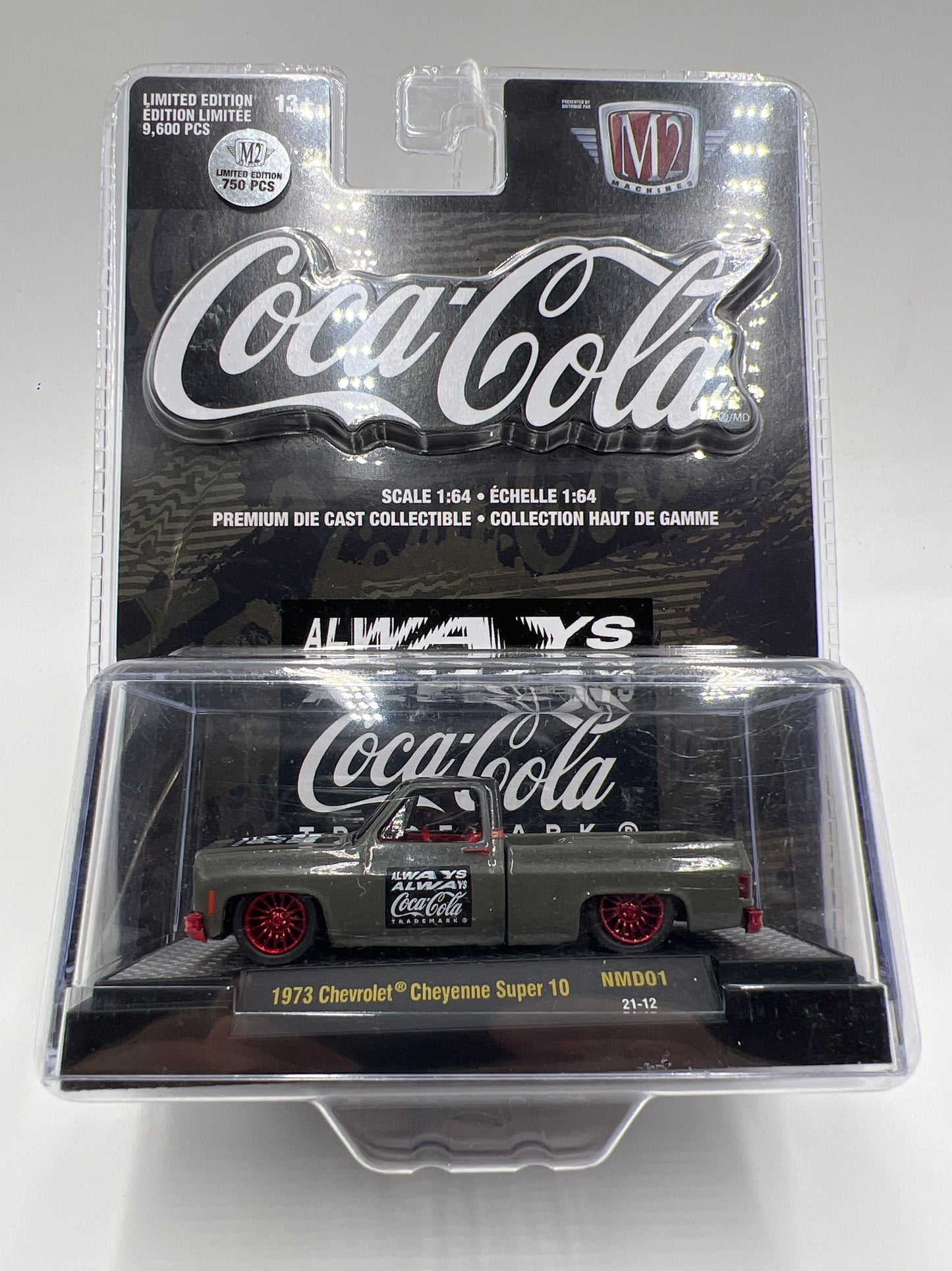 M2 Machines Coca Cola CHASE 1973 Chevrolet Cheyenne Super 10 NMD01