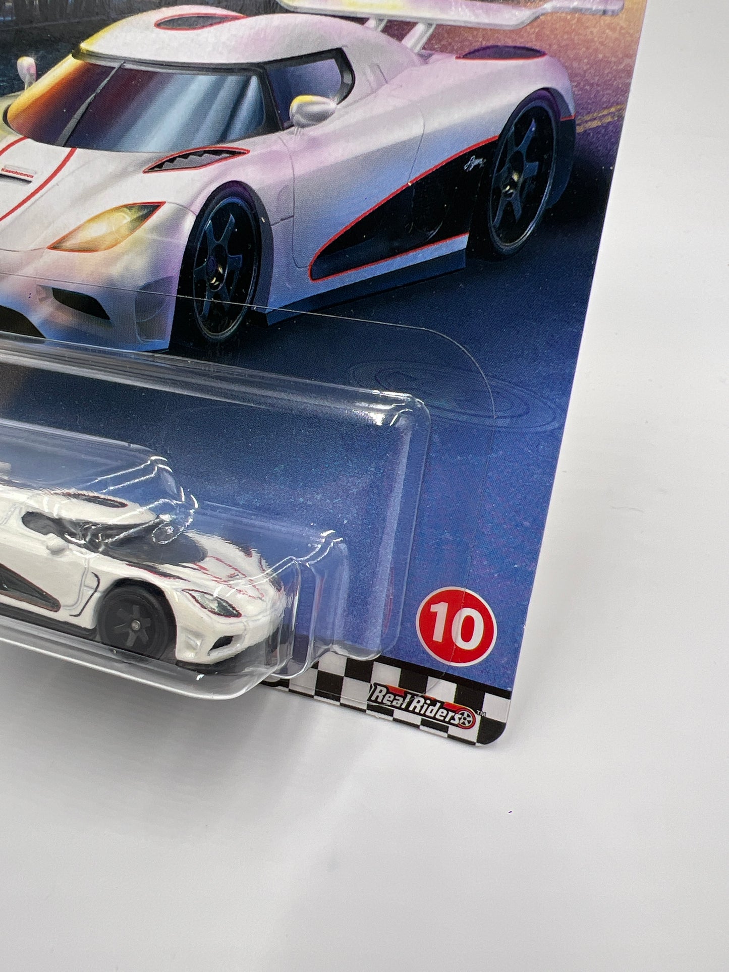 Hot Wheels Premium Boulevard #10 Koenigsegg Agera R White W/Protector