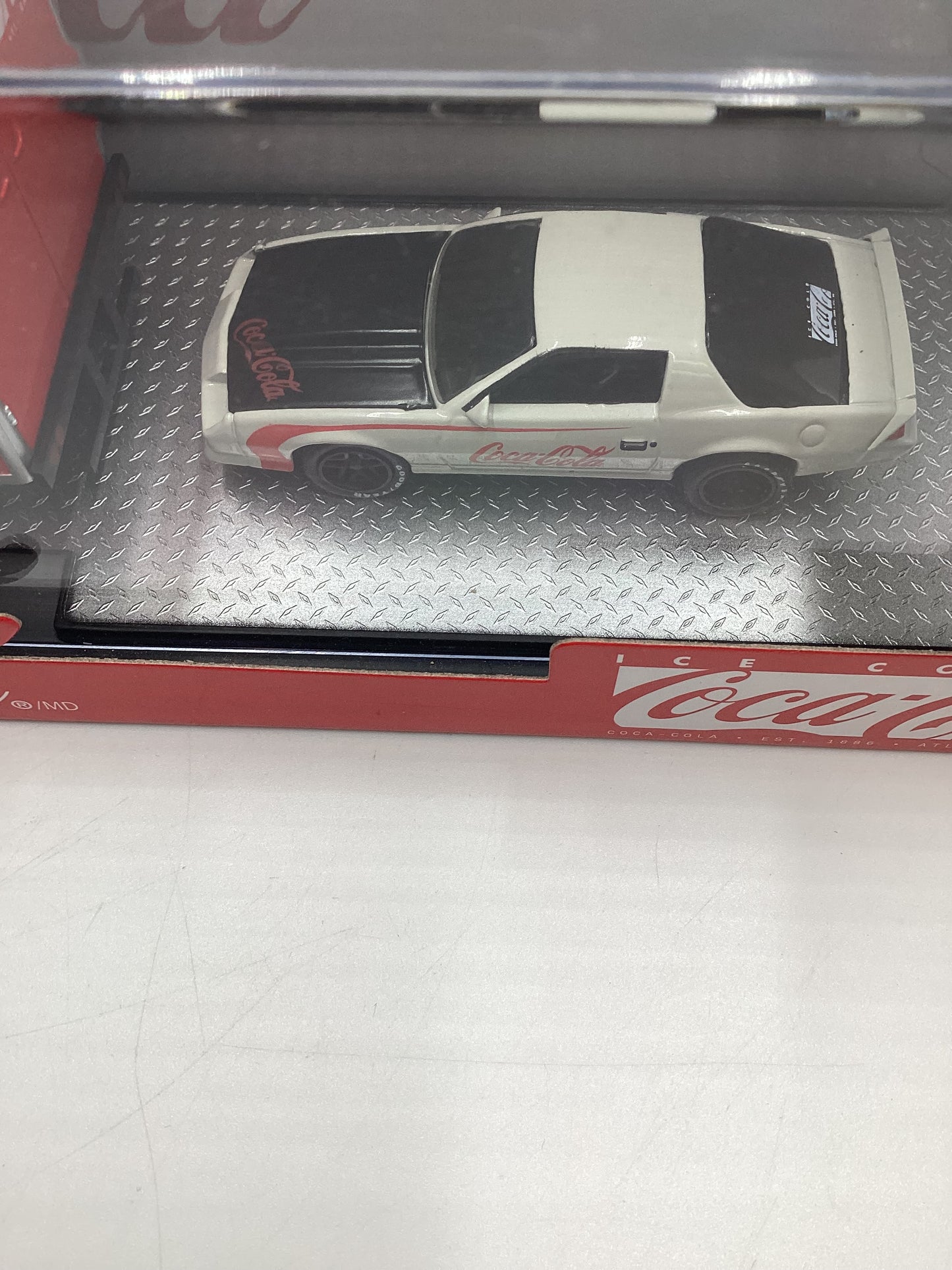 M2 Machines Auto Haulers Coca Cola 1968 Chevrolet C60 truck & 1985 Chevrolet Camaro IROC-Z TW19