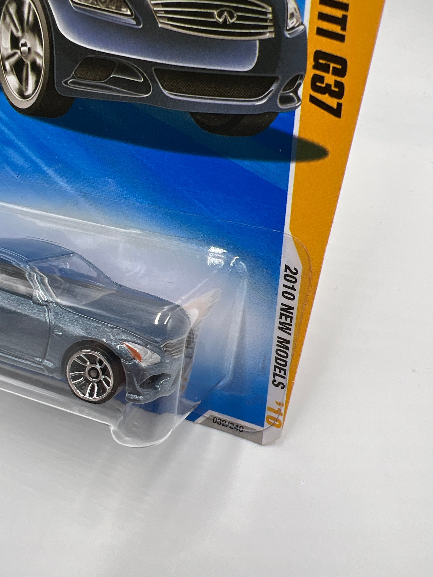 2010 Hot Wheels New Models #32 10 Infiniti G37 Blue W/Protector #2