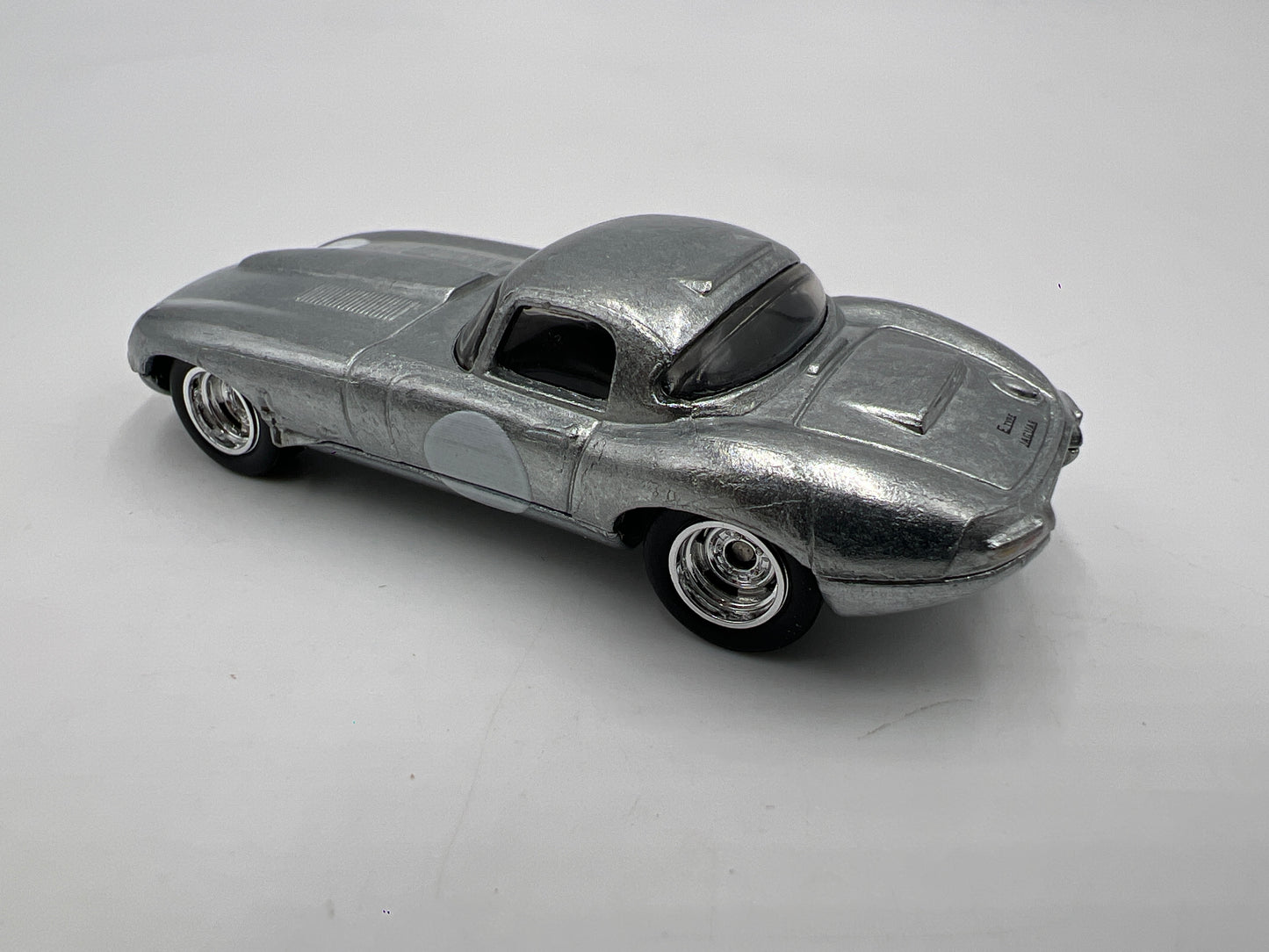 Hot Wheels Diorama Premium Jaguar Lightweight E-Type Silver Loose