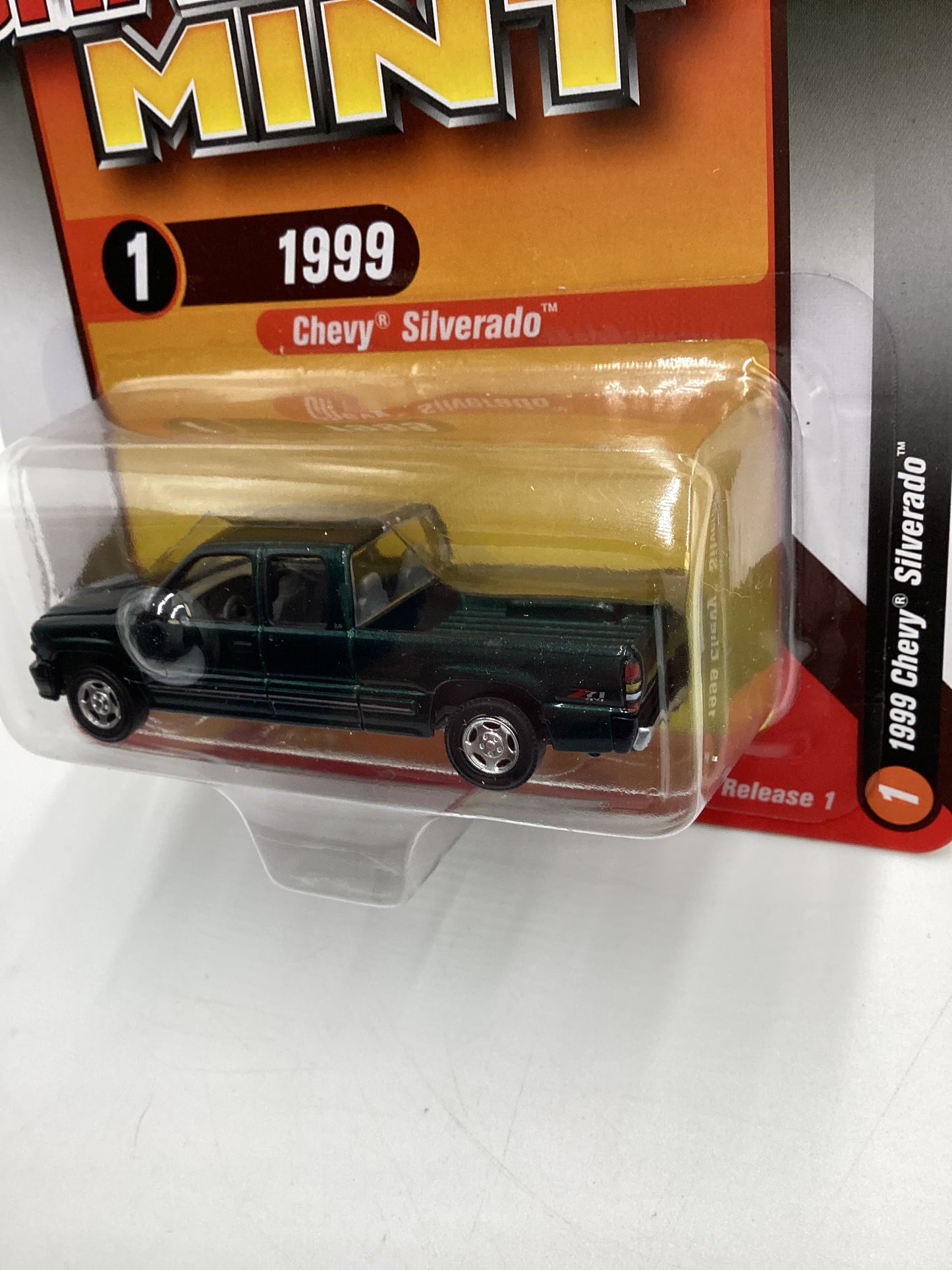 Racing Champions Mint #1 Release 1 Version A 1999 Chevy Silverado Green