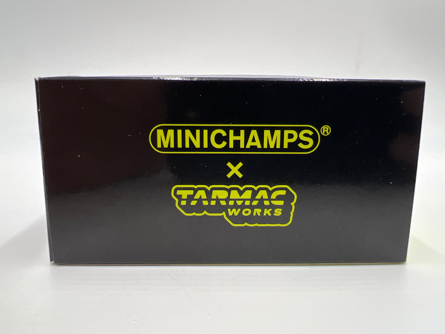 Minichamps 64 x Tarmac Works 1/999 Porsche 911 992 GT3 RS Acid Green
