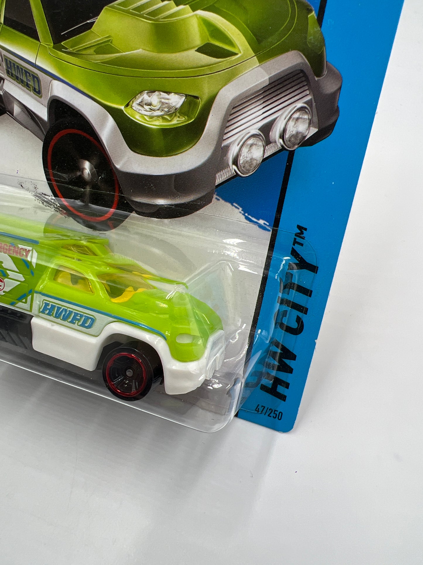 2014 Hot Wheels Treasure Hunt #47 Rescue Duty Green Factory Sealed 275A