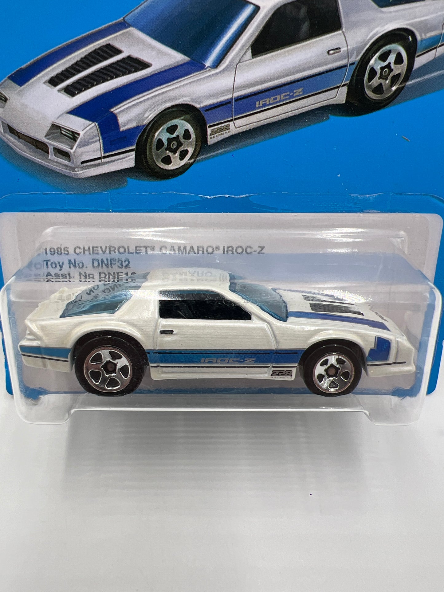 2016 Hot Wheels Target Retro 1985 Chevrolet Camaro IROC-Z White/Blue 157B