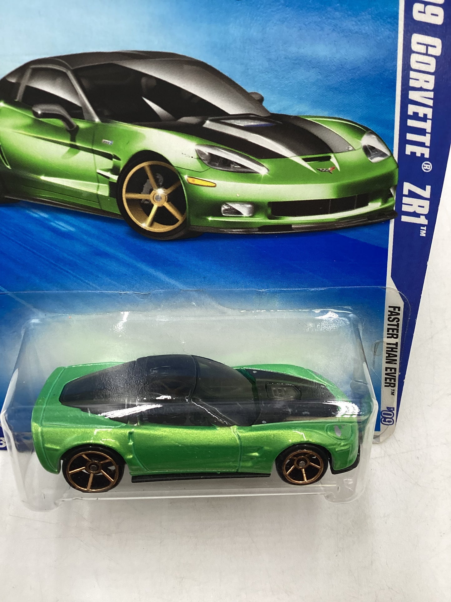 2009 Hot Wheels #135 09 Corvette ZR1 Green Pin Holes in Card 18D