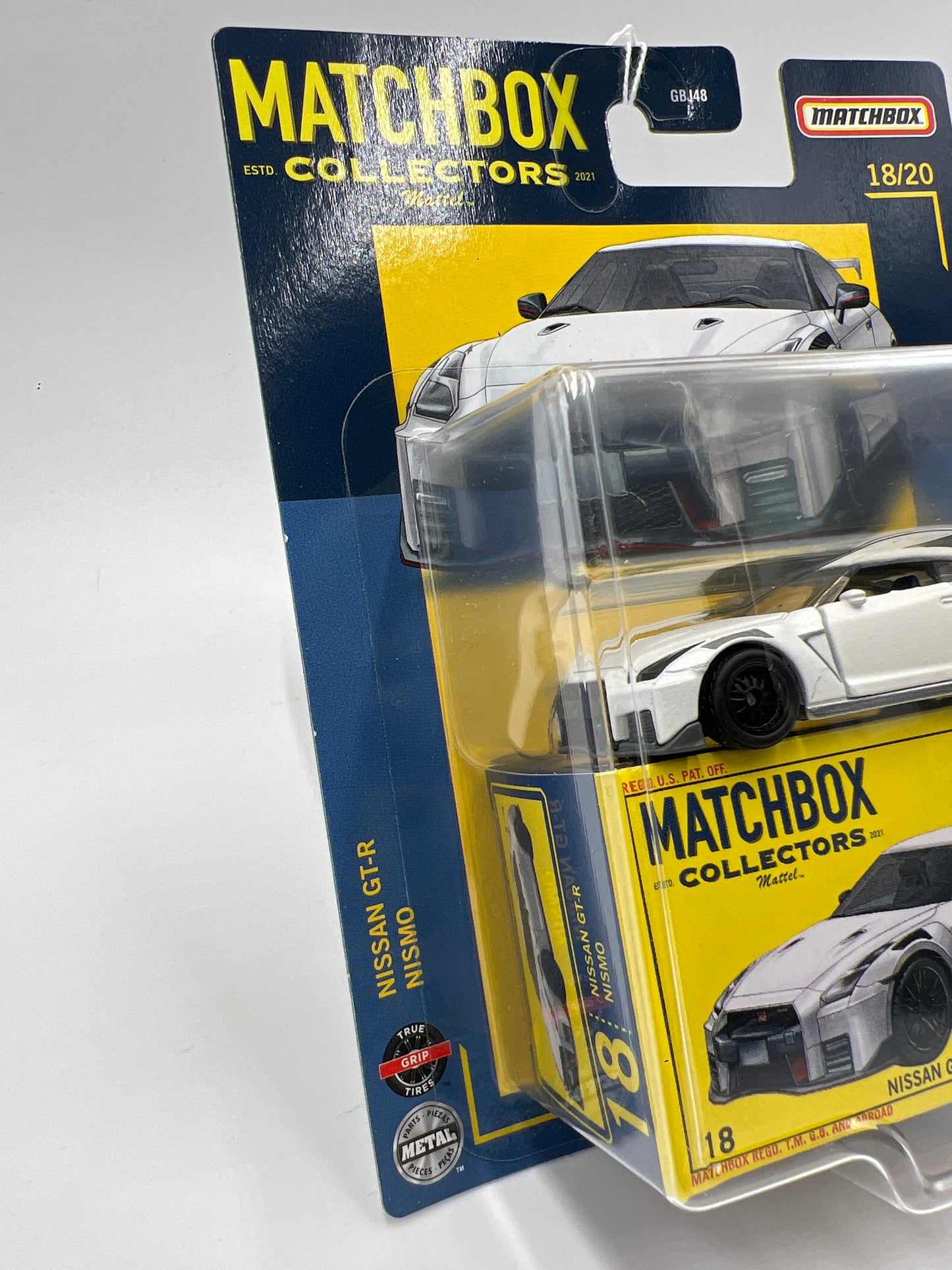 Matchbox Collectors #18 Nissan GT-R Nismo White