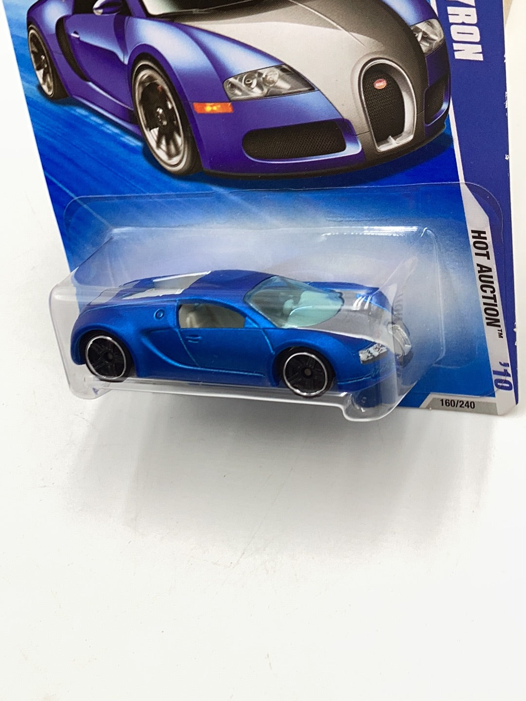 2010 Hot Wheels #160 Bugatti Veyron satin blue W/Protector