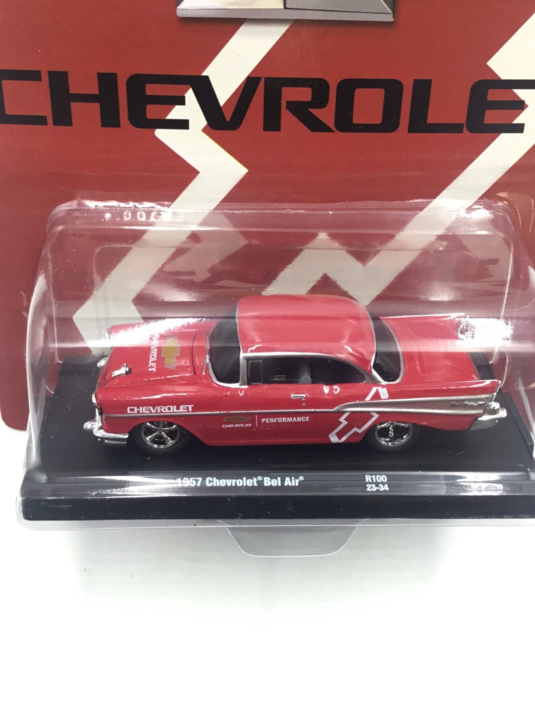 M2 Machines auto-drivers 1957 Chevrolet Bel Air R100