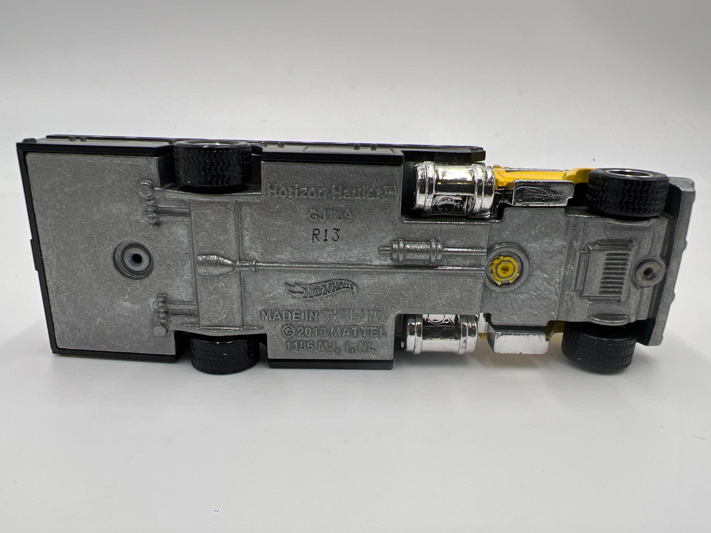 Hot Wheels 1/64 Premium Team Transport Legends Tour Custom 70 Chevy Nova & Horizon Hauler Yellow Loose