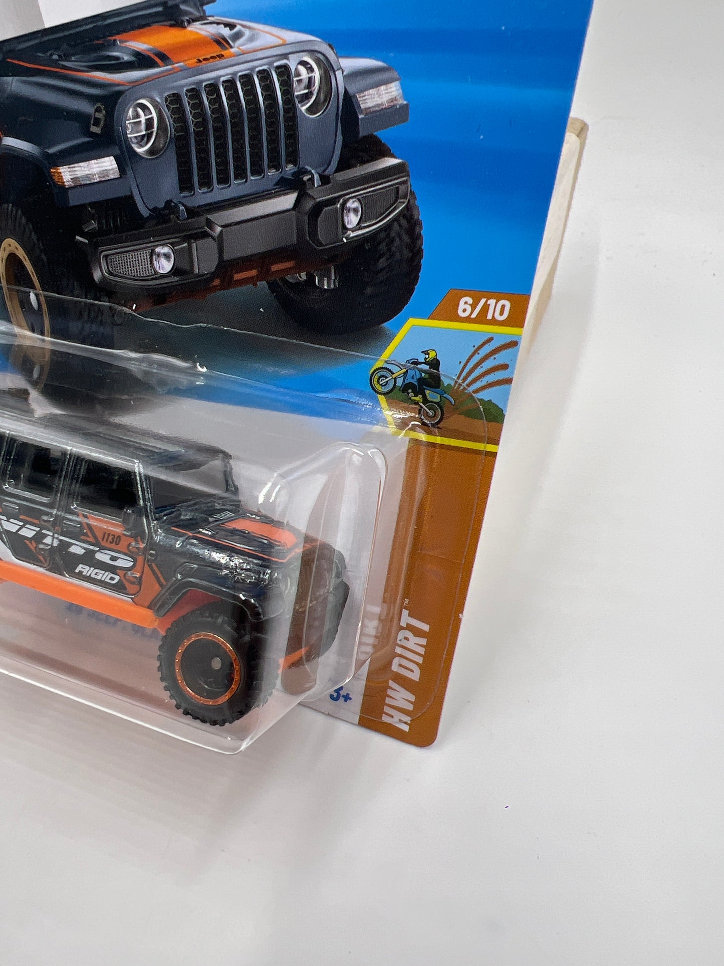 2025 Hot Wheels Super Treasure Hunt #130 20 Jeep Gladiator Nitto W/Protector
