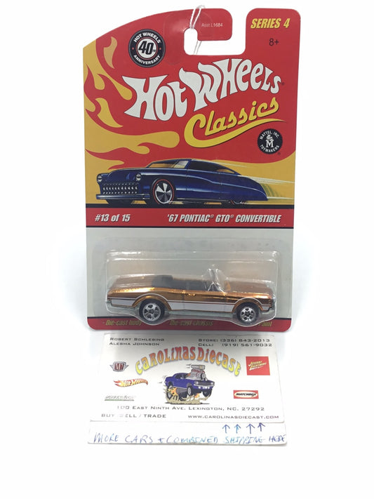 Hot wheels classics series 4 #13 67 PONTIAC GTO convertible 154G