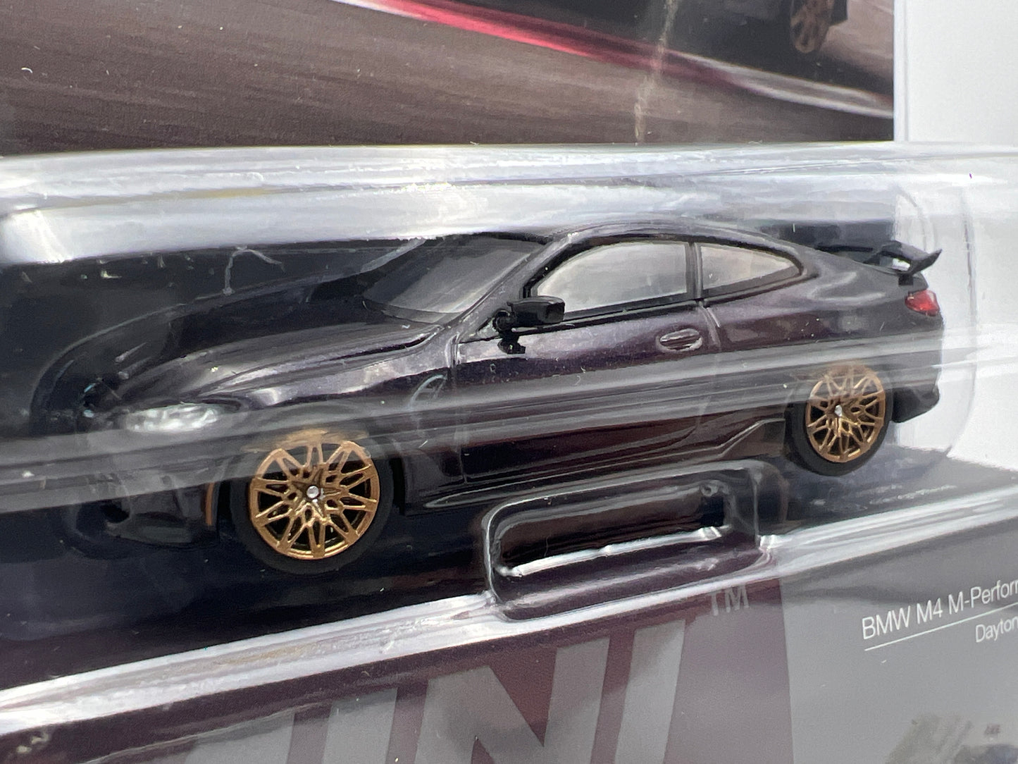 Mini GT #1112 BMW M4 M-Performance Daytona Violet