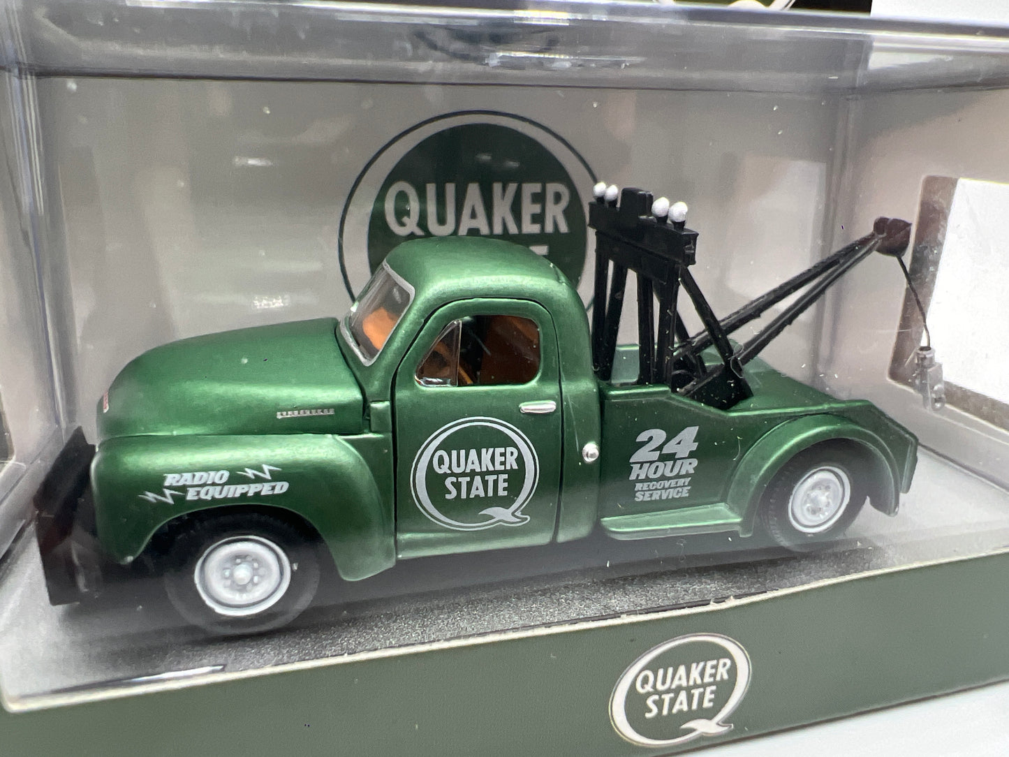 M2 Machines 1949 Studebaker 2R Truck Green Quaker State R95