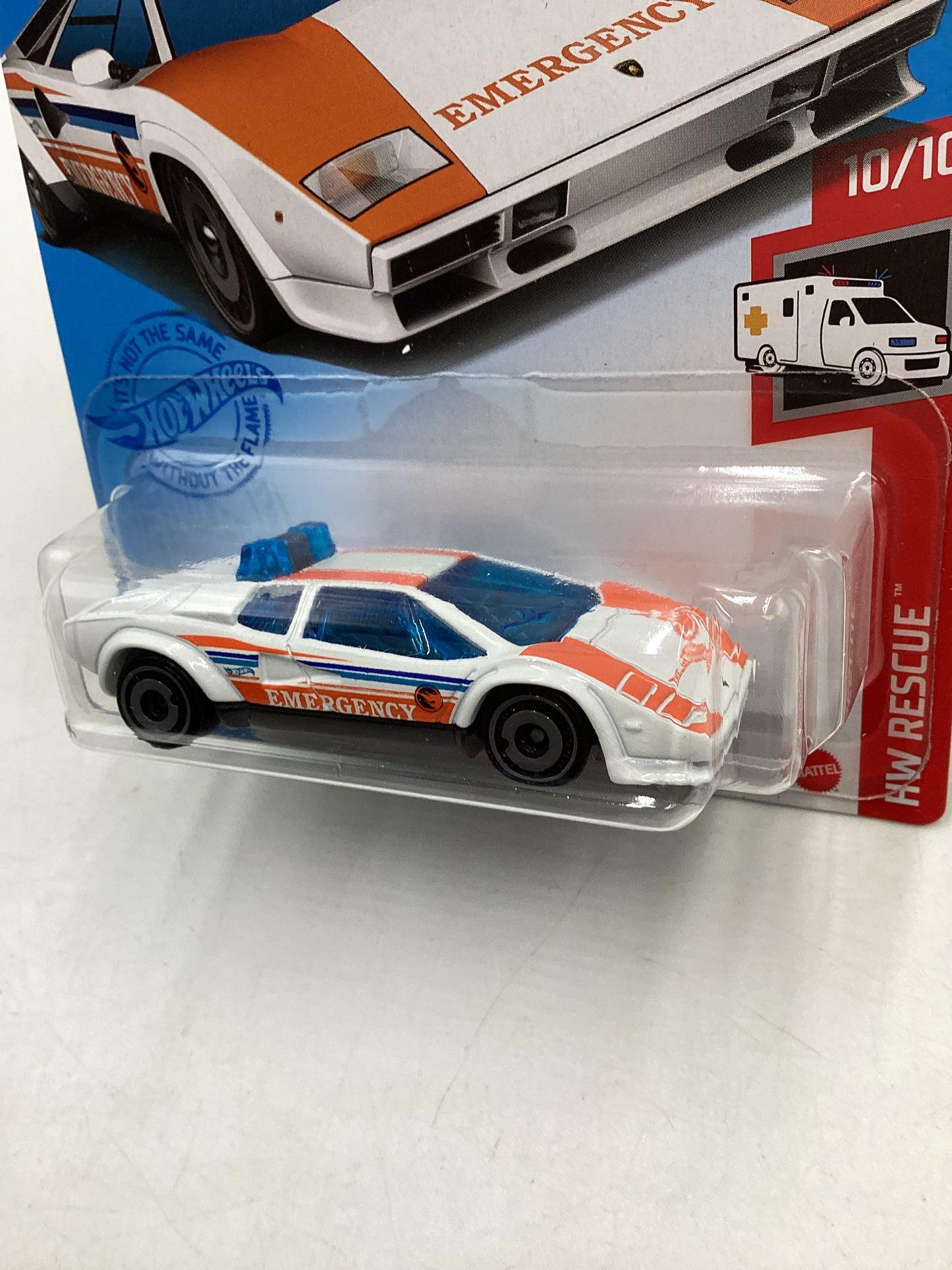 2021 Hot wheels Treasure Hunt #247 Lamborghini Countach Police Car 275D