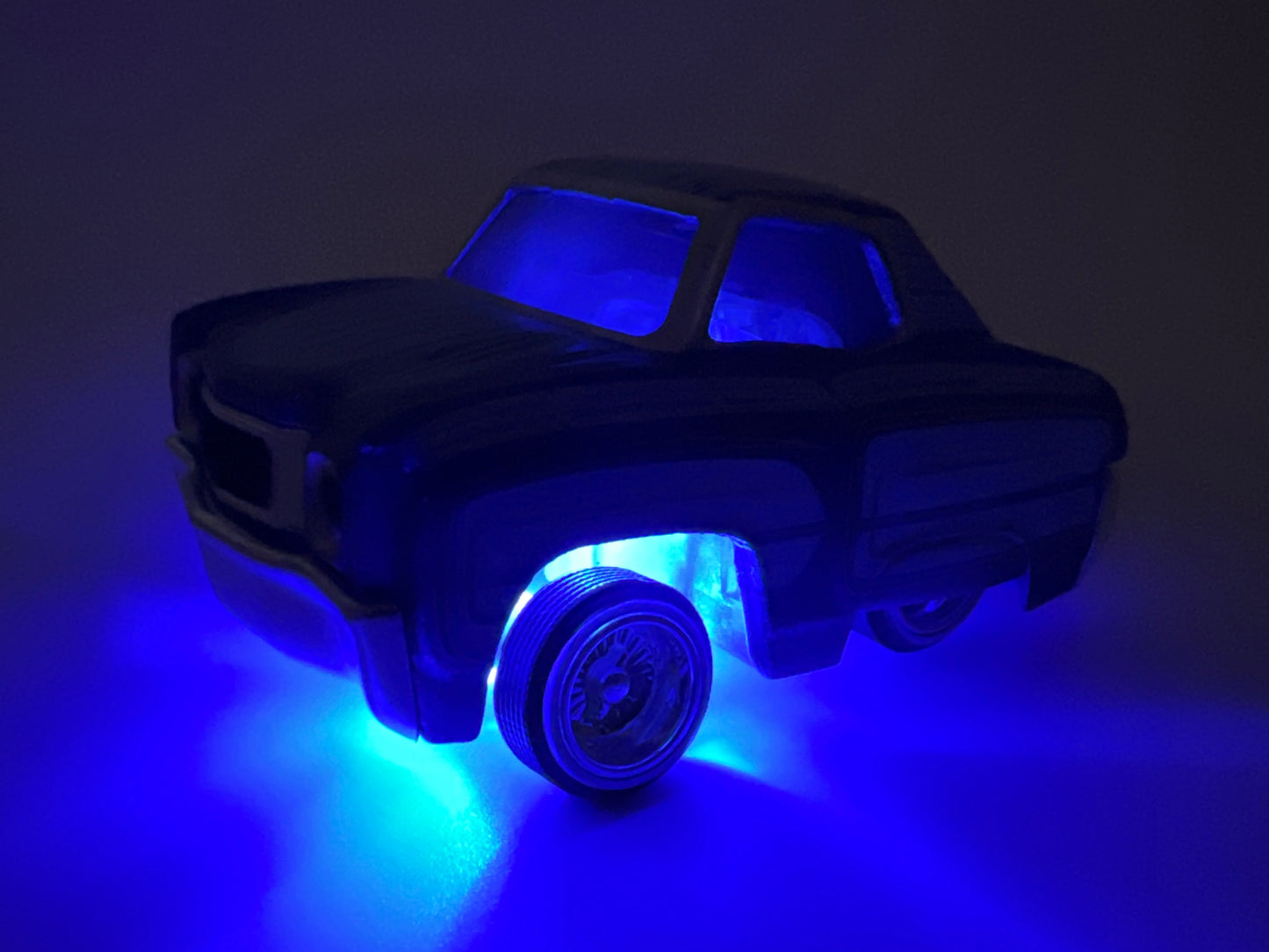 MGA Car Tuned Series 1 Show Glow Lowriders #7 72 Chevy Monte Carlo Blue