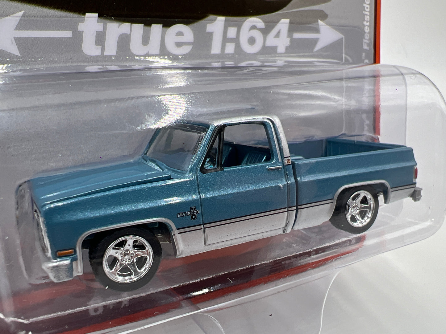 Auto World Muscle Trucks Release 2 Version B 1985 Chevy Silverado Fleetside Blue 185A