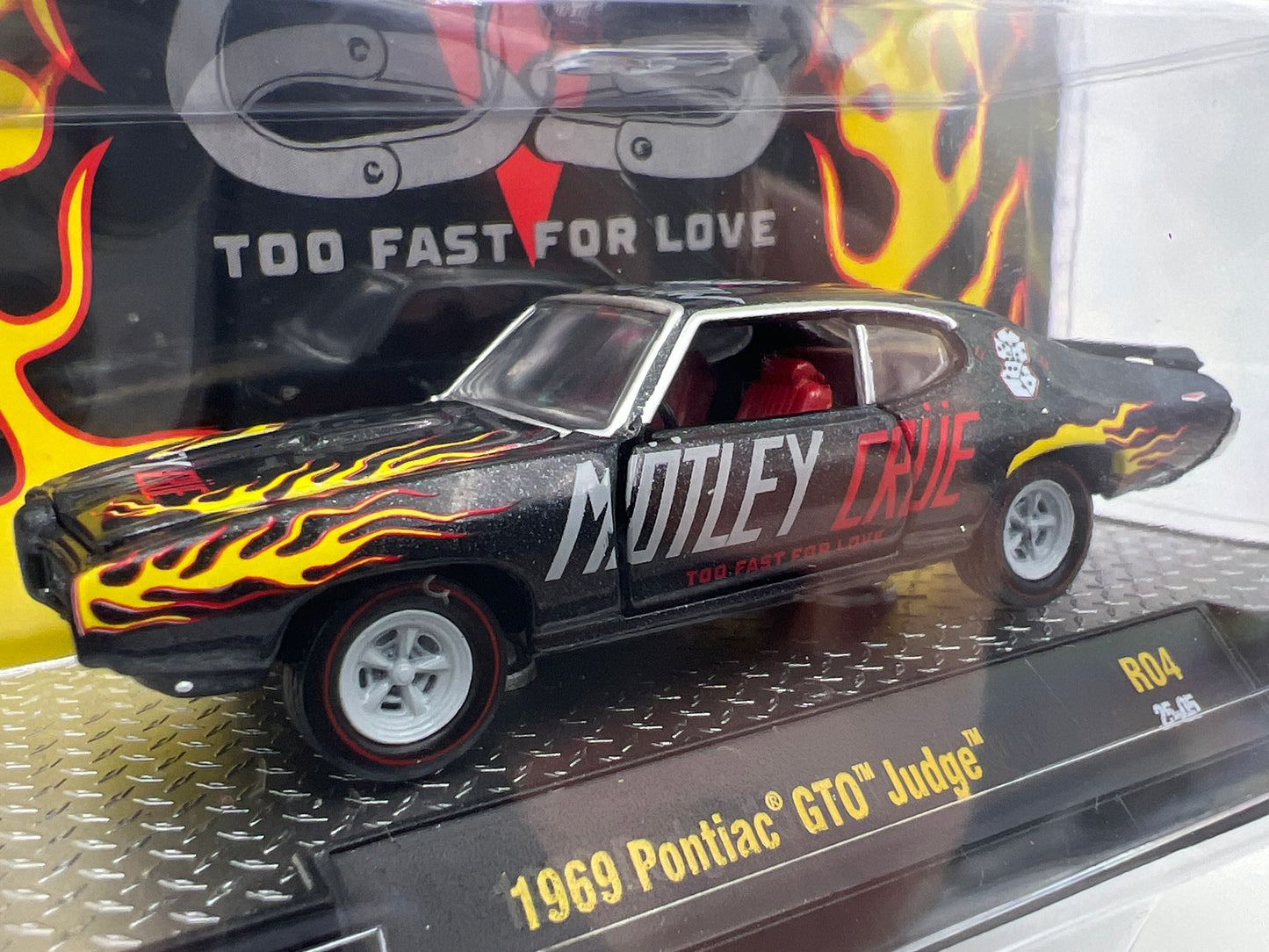 M2 Machines R04 Rock Legends Motley Crue 1969 Pontiac GTO Judge Black