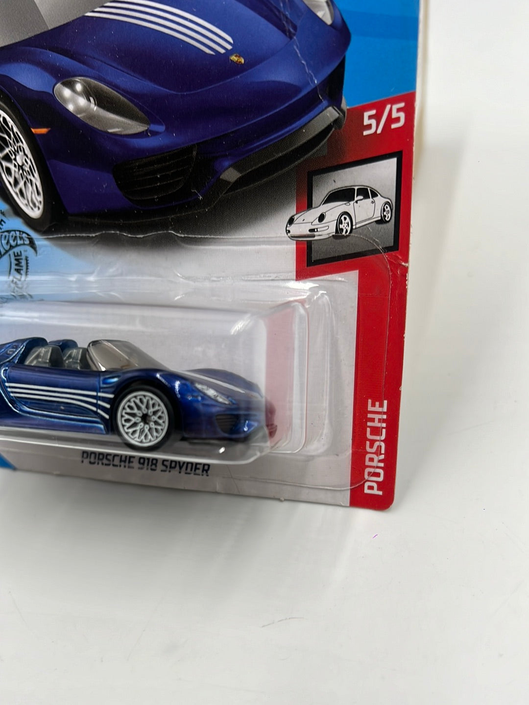 Hot Wheels 2021 Super Treasure Hunt Porsche 918 Spyder W/Protector *Bad Card / Veins*