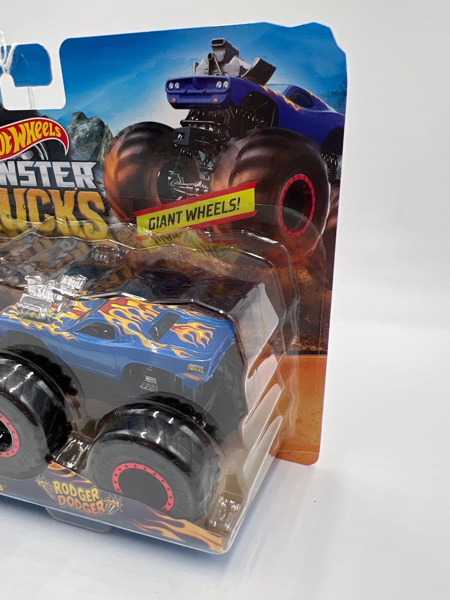 Hot Wheels Monster Trucks Demolition Doubles Bone Shaker Vs Rodger Dodger 136E
