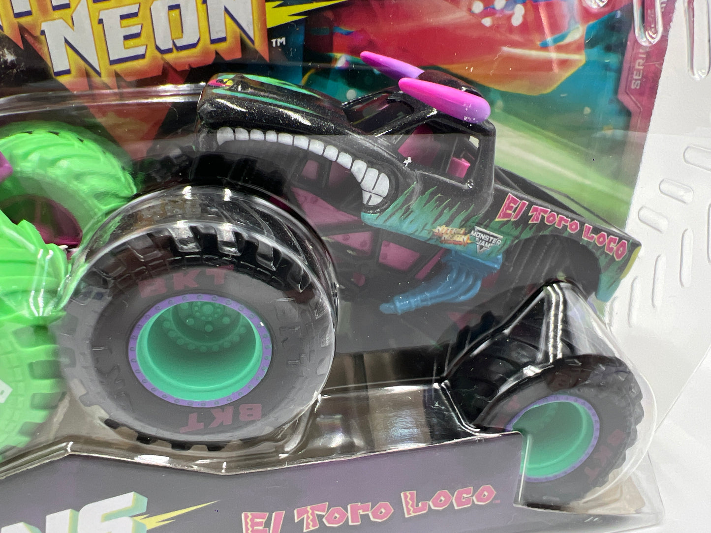 Monster Jam Nitro Neon Series 3 Walmart Exclusive Son-uva Digger Vs El Toro Loco