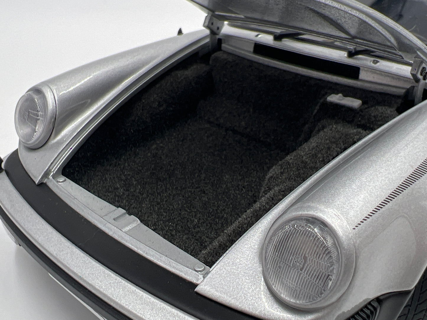 Rare AutoArt 1:18 Scale Porsche 911 930 3.0 Turbo Silver Loose VHTF Exceptional Detail