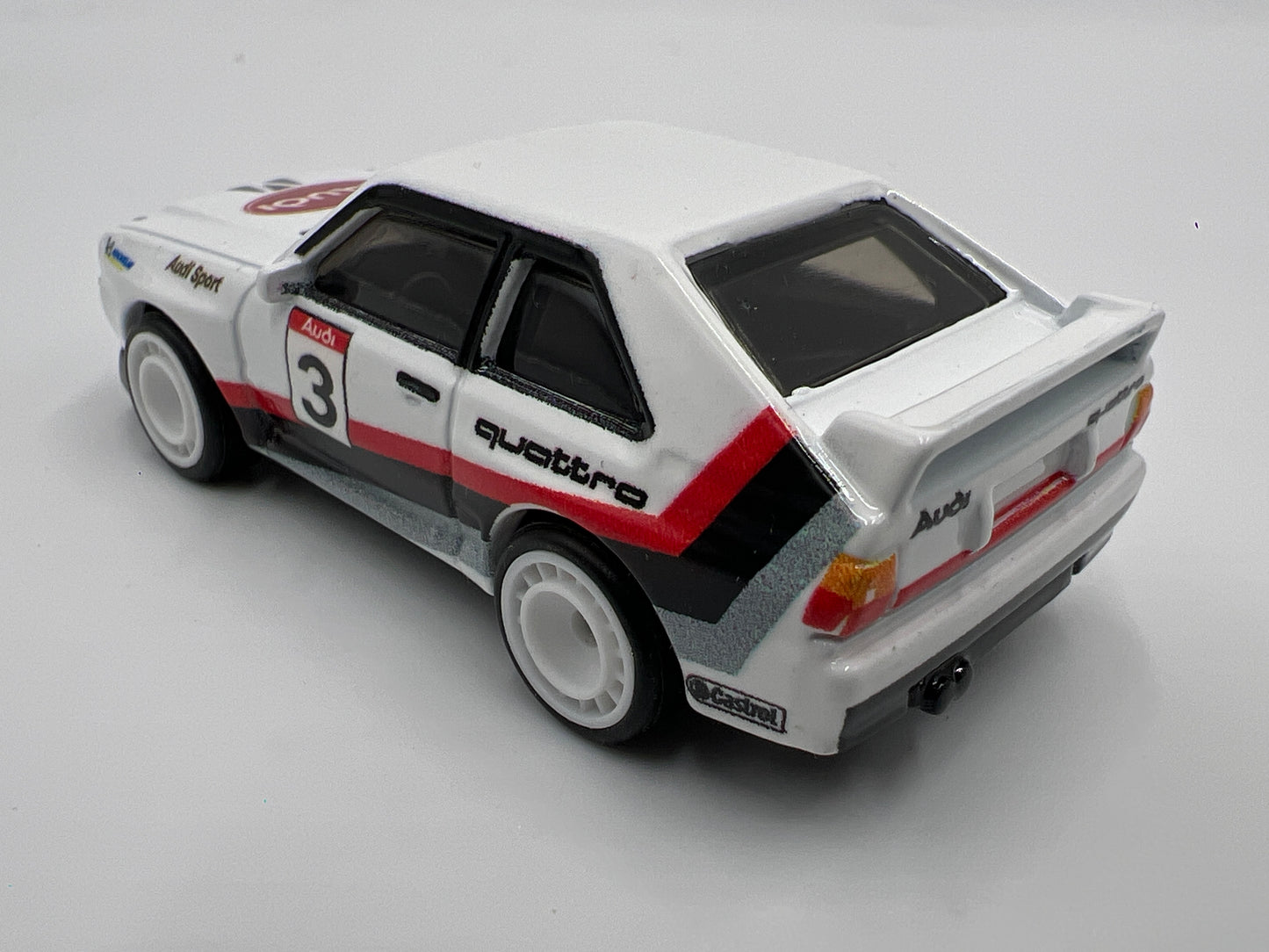 Hot Wheels 1/64 Premium Diorama Set 84 Audi Sport Quattro White Loose