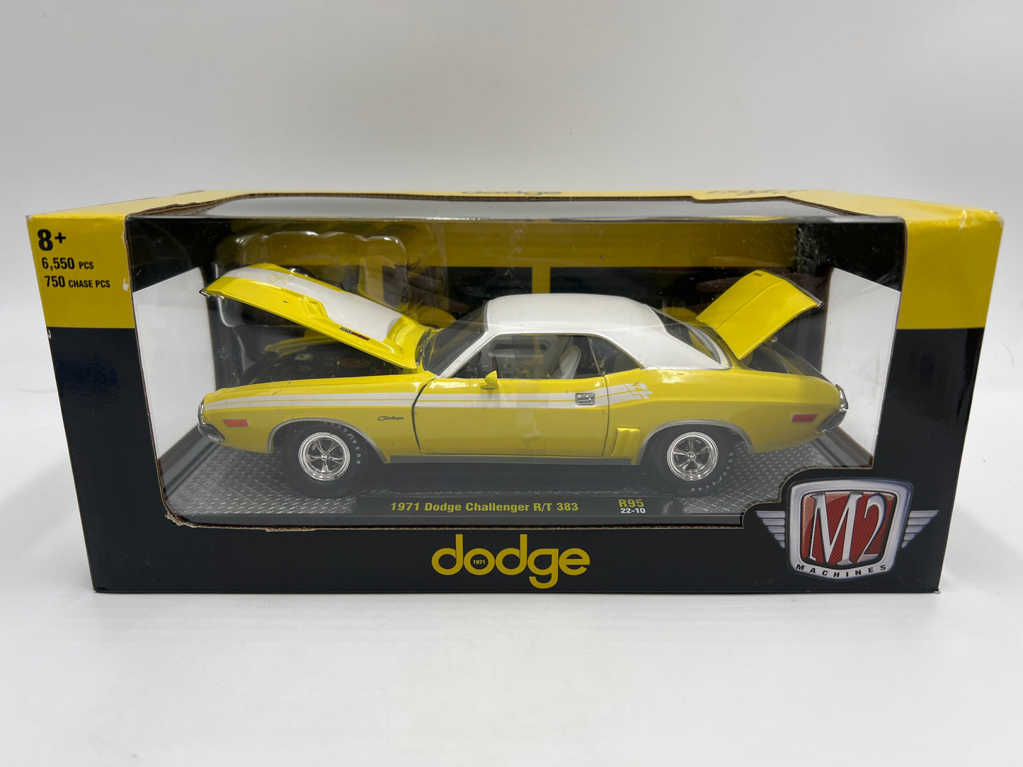 M2 Machines 1/24 1971 Dodge Challenger R/T 383 Yellow R95