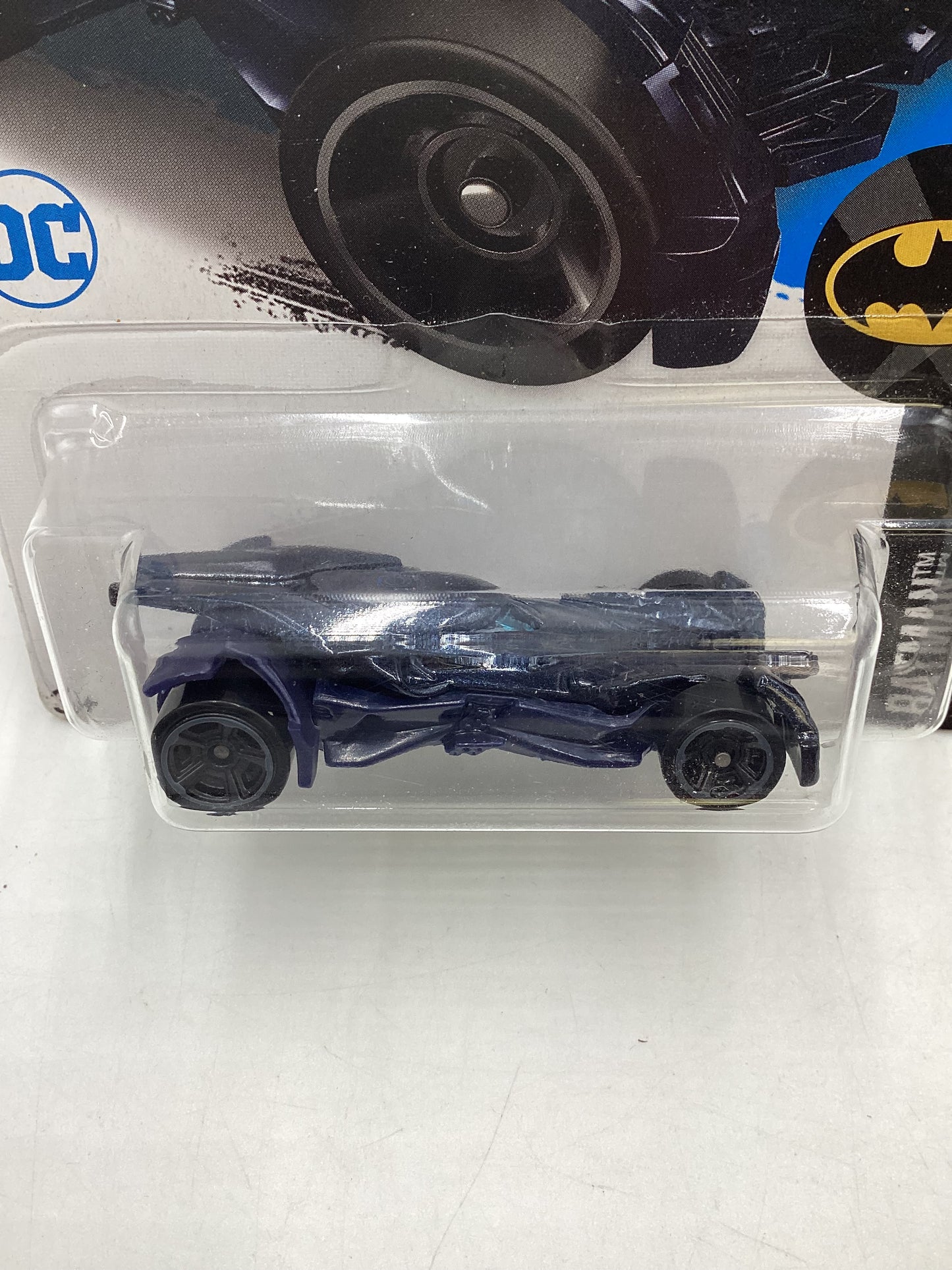 2015 Hot wheels #329 Batmobile 113H