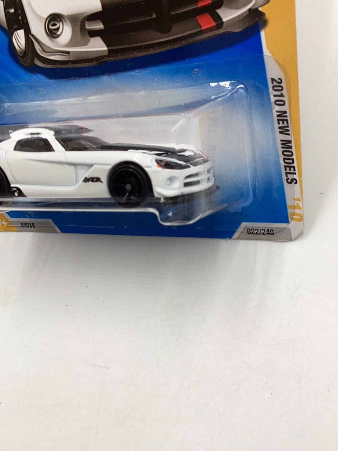 2010 Hot wheels #22 08 Viper Str10 ACR white 59D