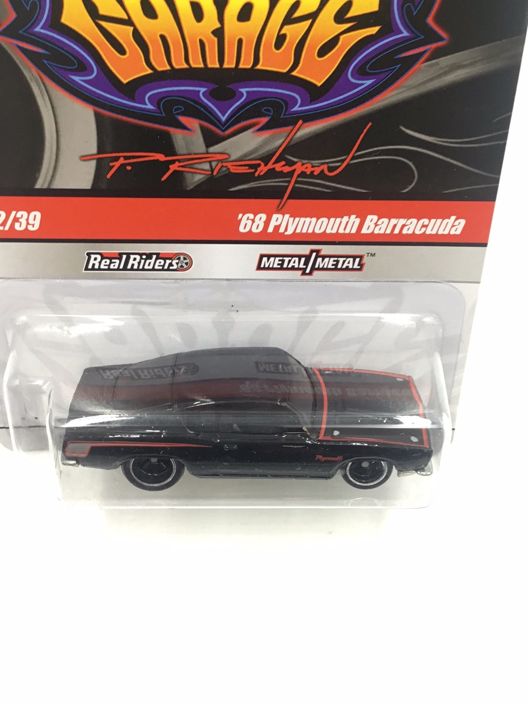 Hot wheels Phils garage 22/39 68 Plymouth Barracuda real riders KK3