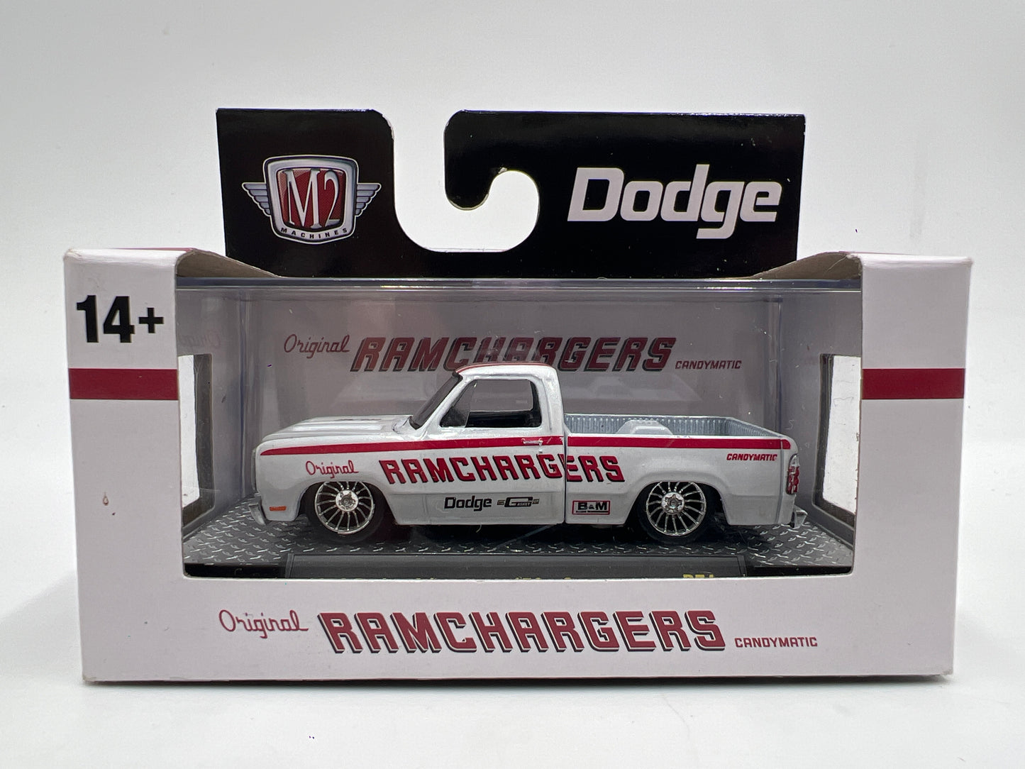 M2 Machines R74 Ramchargers 1972 Dodge Adventurer 150 Custom White