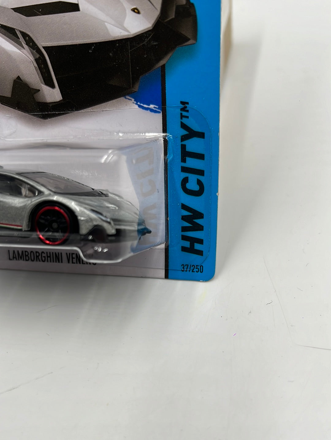 2014 Hot Wheels #37 HW City Lamborghini Veneno 102A