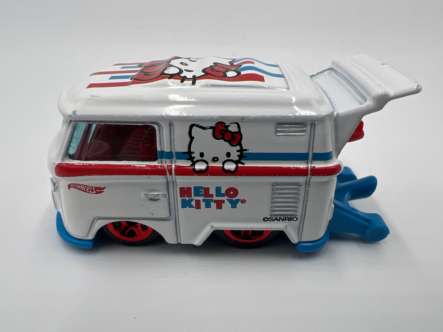 Hot Wheels 1/64 Hello Kitty Kool Kombi White Loose
