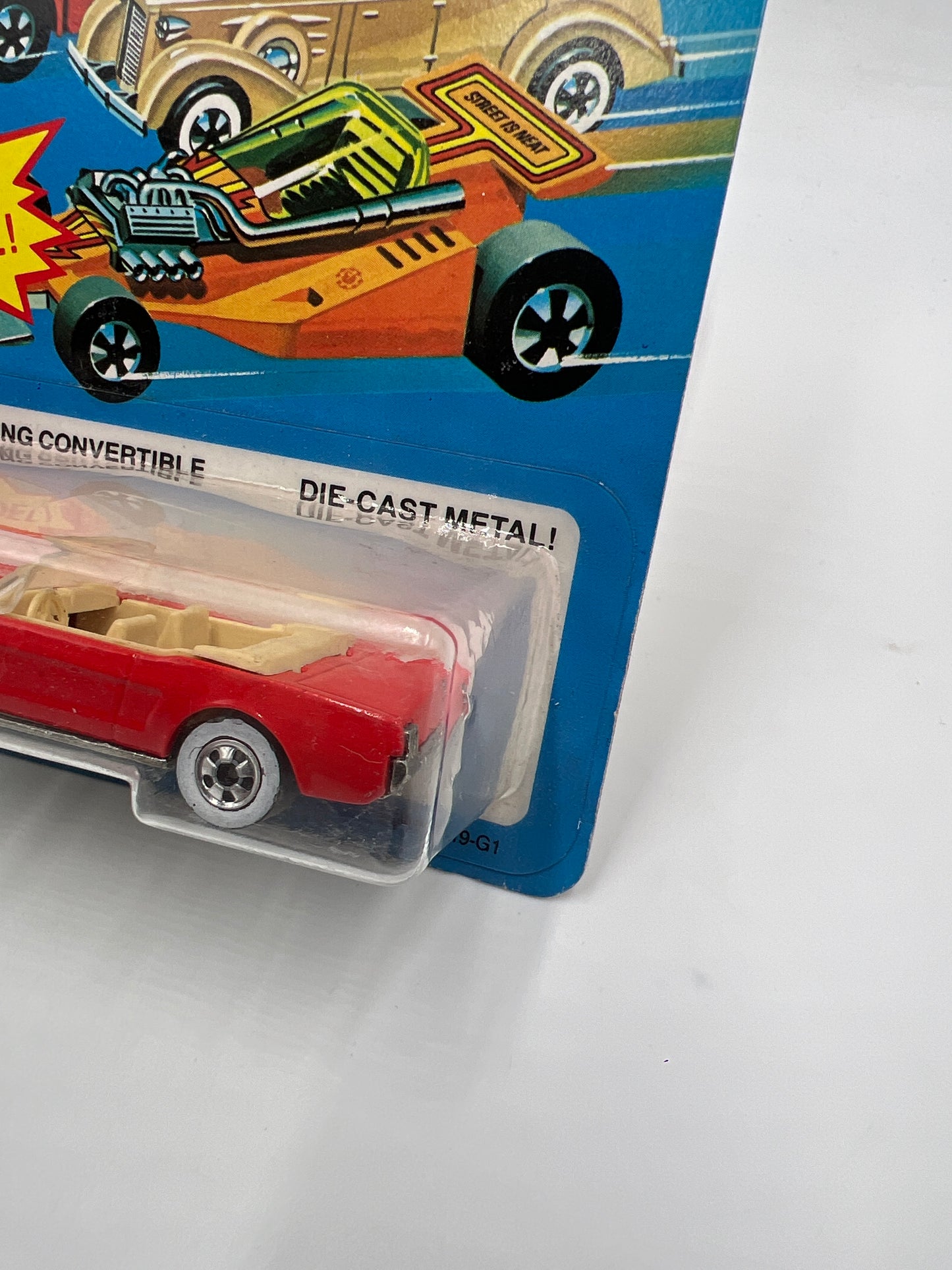 Hot Wheels Original 1983 #5908 65 Mustang Convertible Red W/Protector