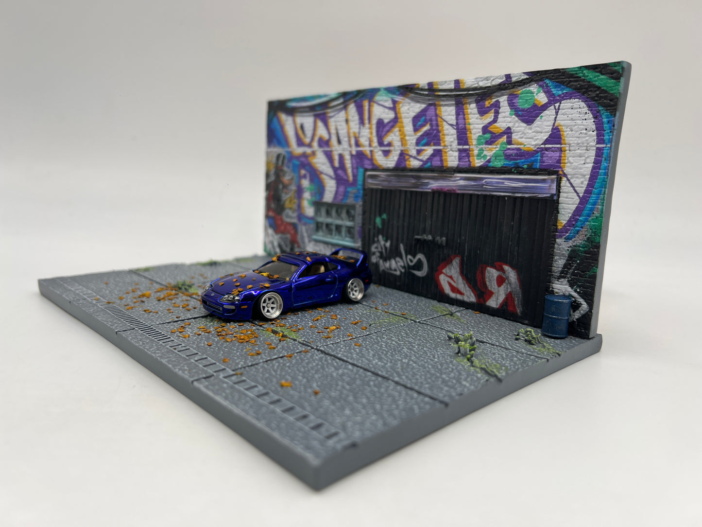 American Diorama 1:64 Mijo Exclusives LA Street Art Resin Diorama Graffiti Limited Edition W/Leaves (Car Not Included)