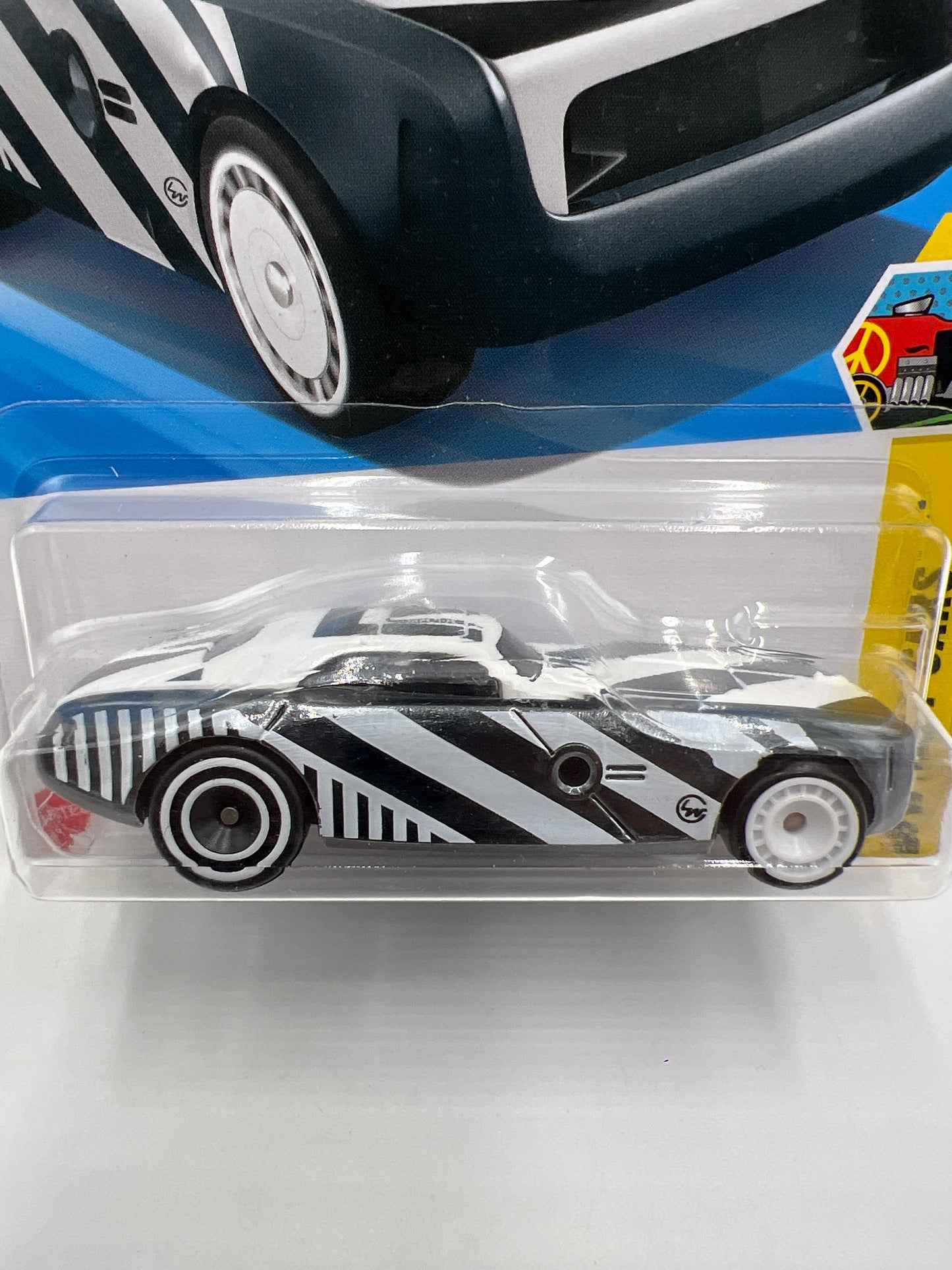 2025 Hot Wheels Super Treasure Hunt #61 Hi-Roller II Black/White W/Protector