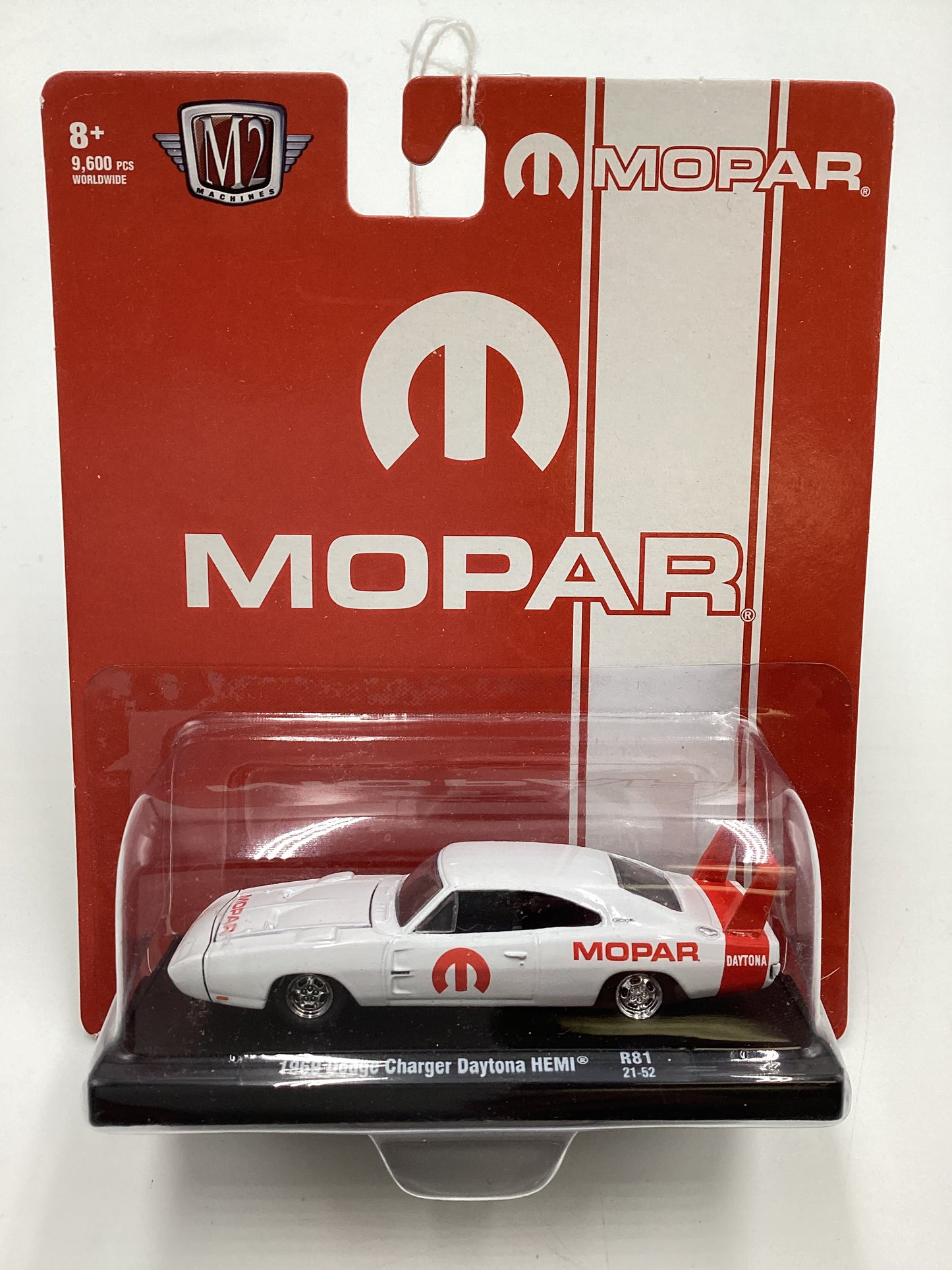 M2 Machines Auto Driver Mopar 1969 Dodge Charger Daytona Hemi White R81 192E