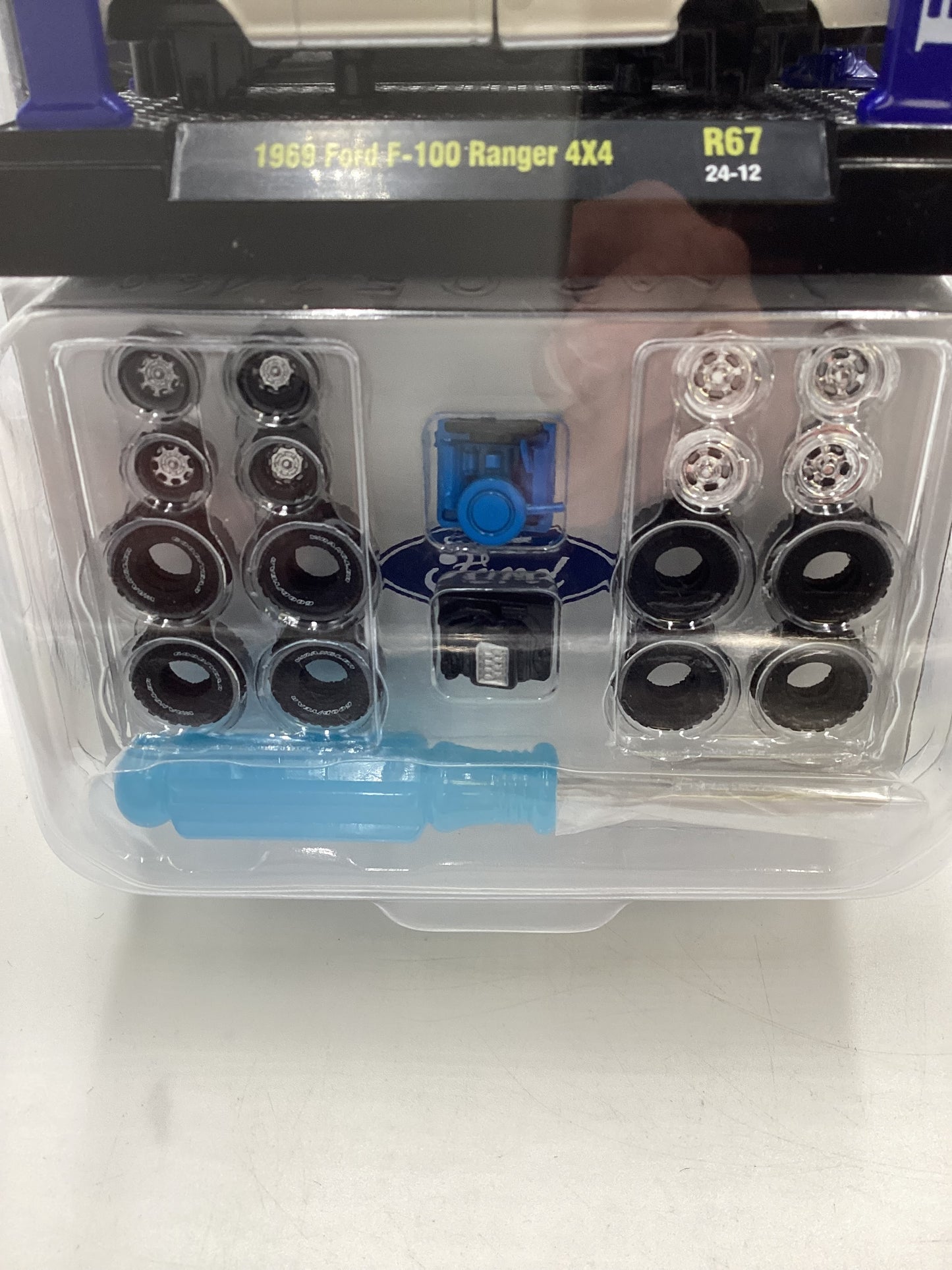 M2 Machines Model Kit 1969 Ford F-100 Ranger Truck 4x4 White R67 201G