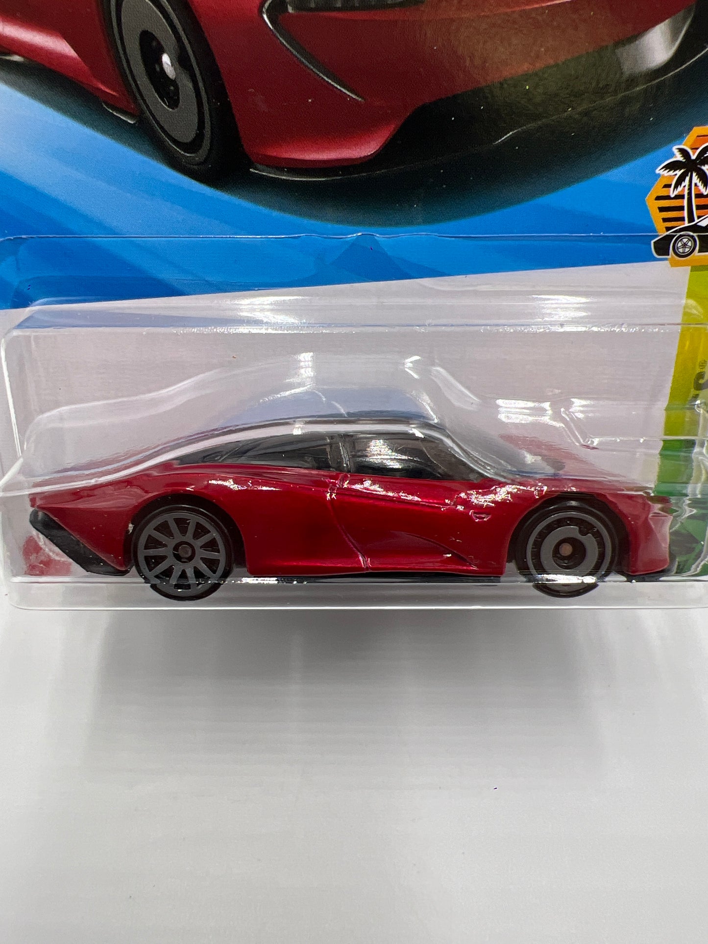 2025 Hot Wheels L Case Exotics #209 McLaren Speedtail Red 104i
