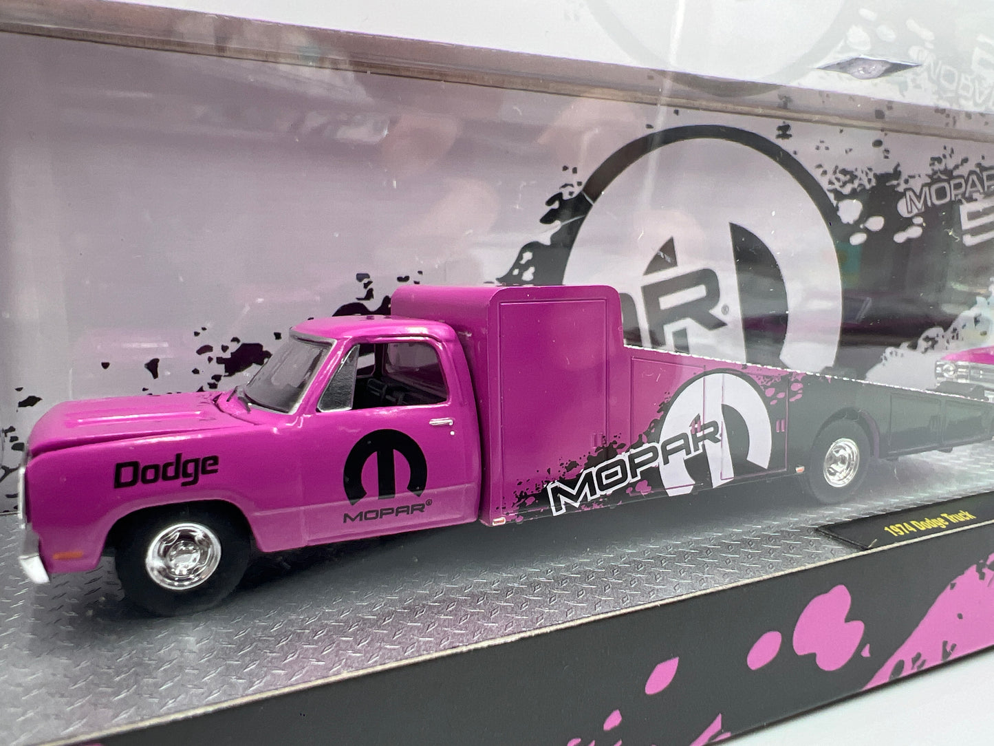 M2 Machines Haulers R95 1974 Dodge Truck & 1969 Dodge Dart Swinger