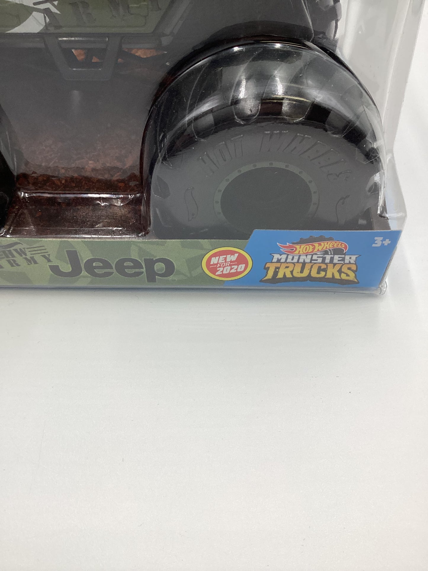 2020 Hot Wheels Monster Trucks Giant Wheels HW Army Jeep