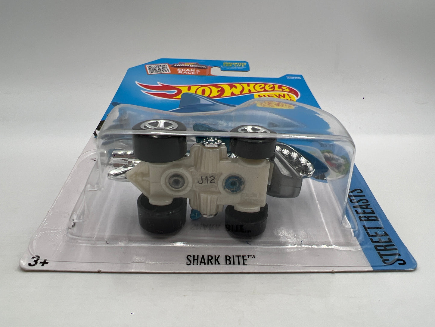 2016 Hot Wheels Street Beasts #208 Shark Bite Blue W/Protector Cracked Blister