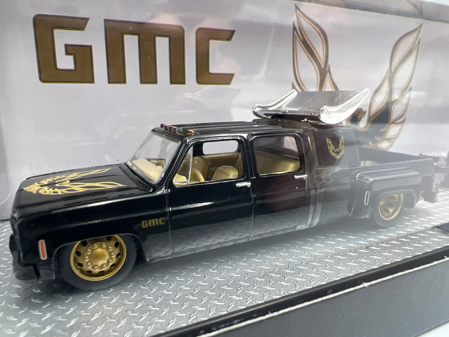 M2 Machines R81 1976 GMC Sierra 3500 & 1976 GMC Grande 15 Custom