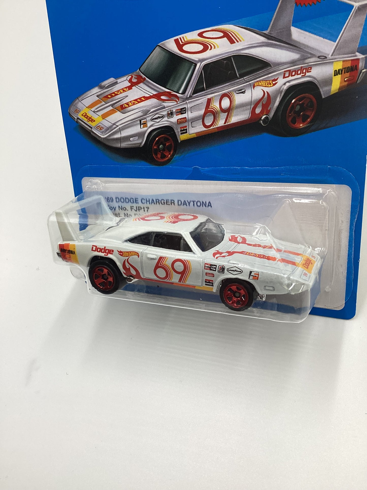 2016 Hot Wheels Target Heritage Retro FJP17 69 Dodge Charger Daytona White 157D